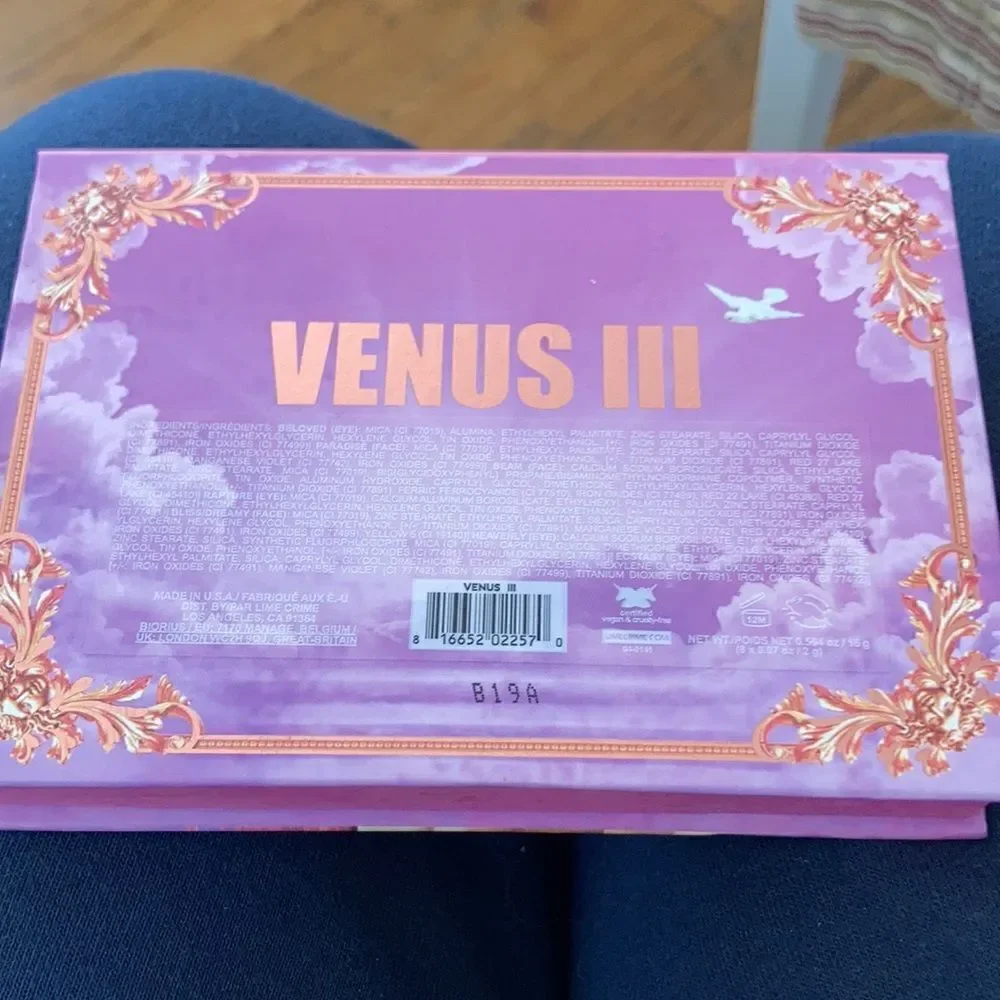 Lime Crime Venus 3 the pretty grunge eyeshadow palette